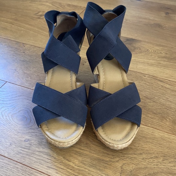 🌸3 for $50 | Kenneth Cole Reaction wedge sandals - Picture 2 of 6